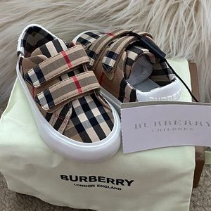 Burberry kids  shoes unisex